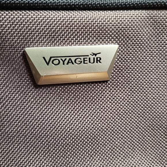 Voyageur Gray and Black Carry On Bag Luggage - Picture 4 of 15